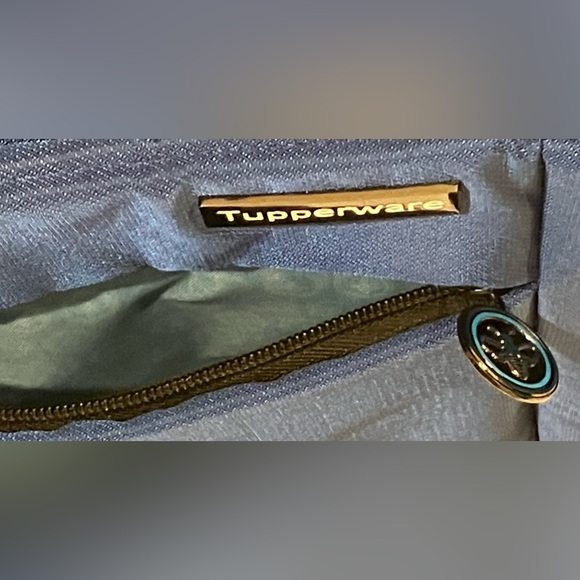 Tupperware crossbody adjustable messenger padded  tablet / travel Bag - Picture 4 of 11